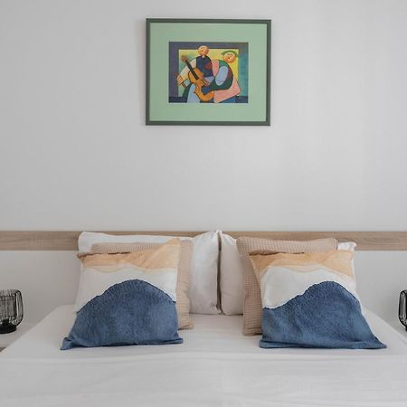 ザグレブSunny 1Bdr With Balcony & Parkingアパートメント エクステリア 写真