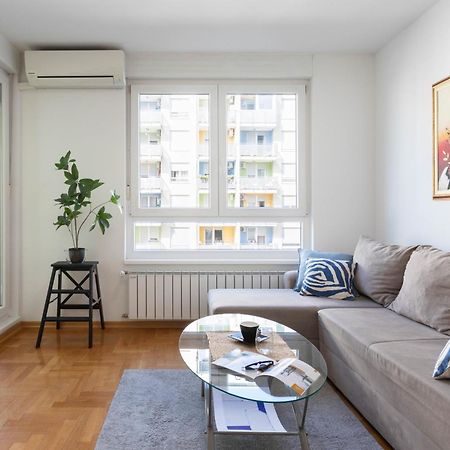 ザグレブSunny 1Bdr With Balcony & Parkingアパートメント エクステリア 写真