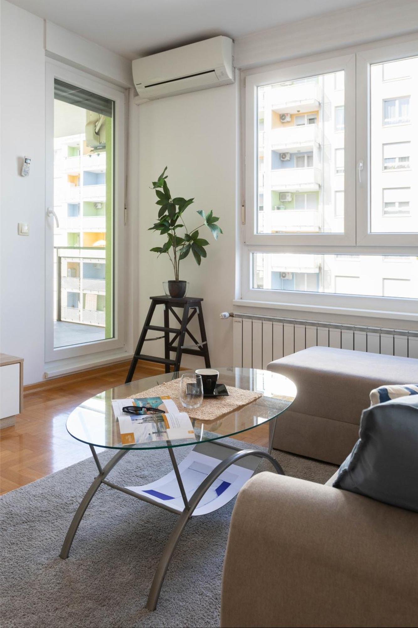 ザグレブSunny 1Bdr With Balcony & Parkingアパートメント エクステリア 写真