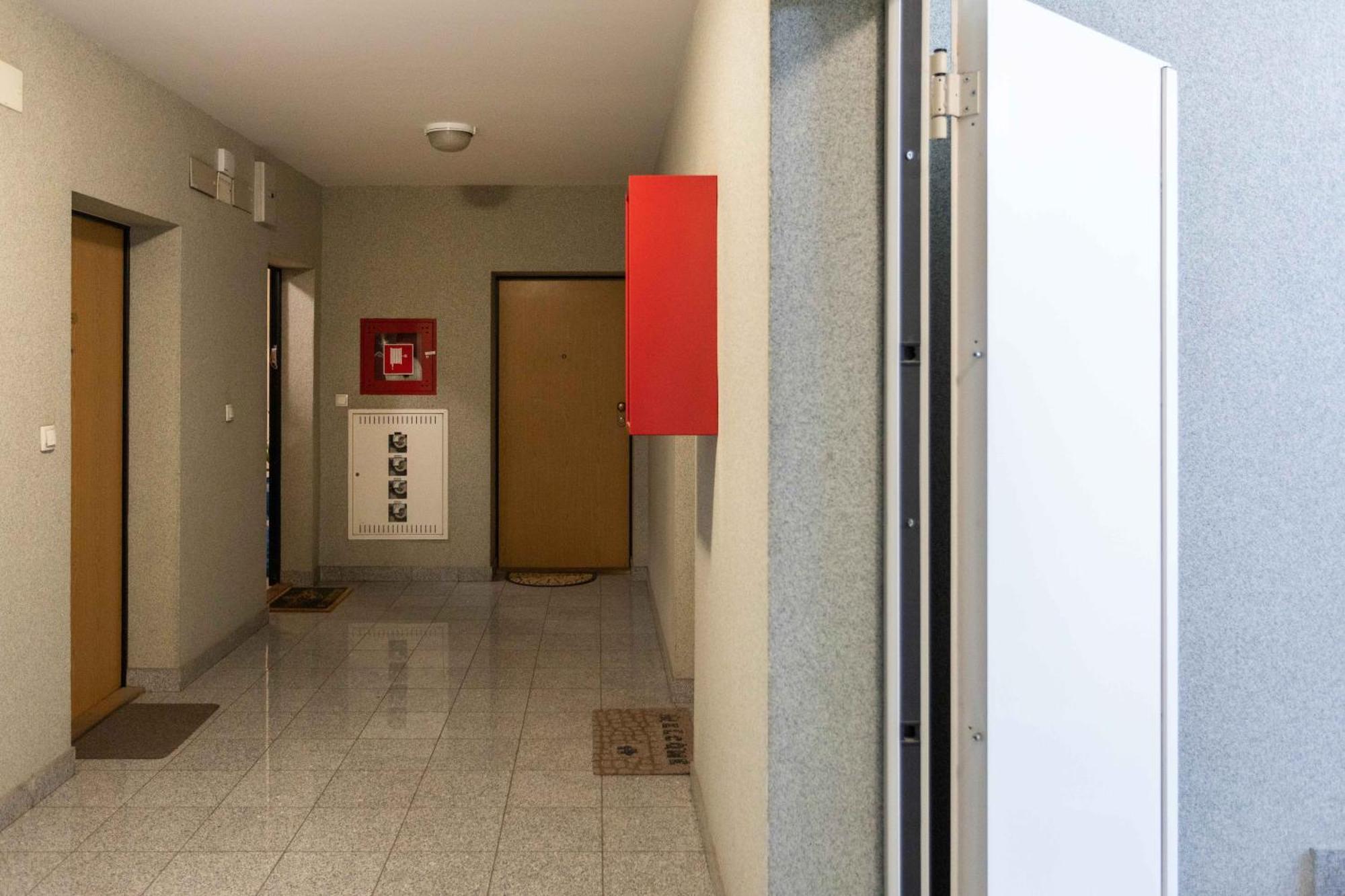 ザグレブSunny 1Bdr With Balcony & Parkingアパートメント エクステリア 写真