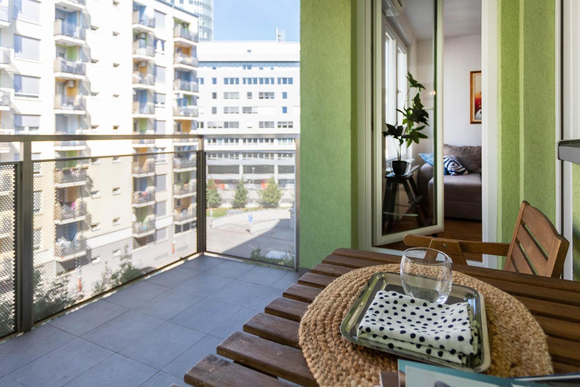 ザグレブSunny 1Bdr With Balcony & Parkingアパートメント エクステリア 写真